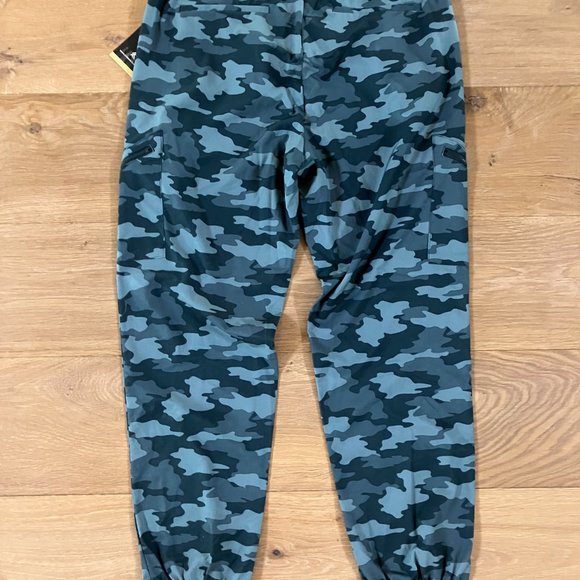 New Kyodan Outdoor Womens Capri Size Medium Lots of pockets Green Camo - Picture 2 of 11